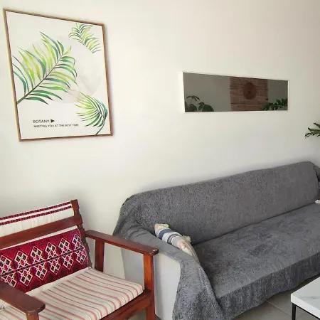 Mediterranean Seaside Authentic House 아파트 폴리스